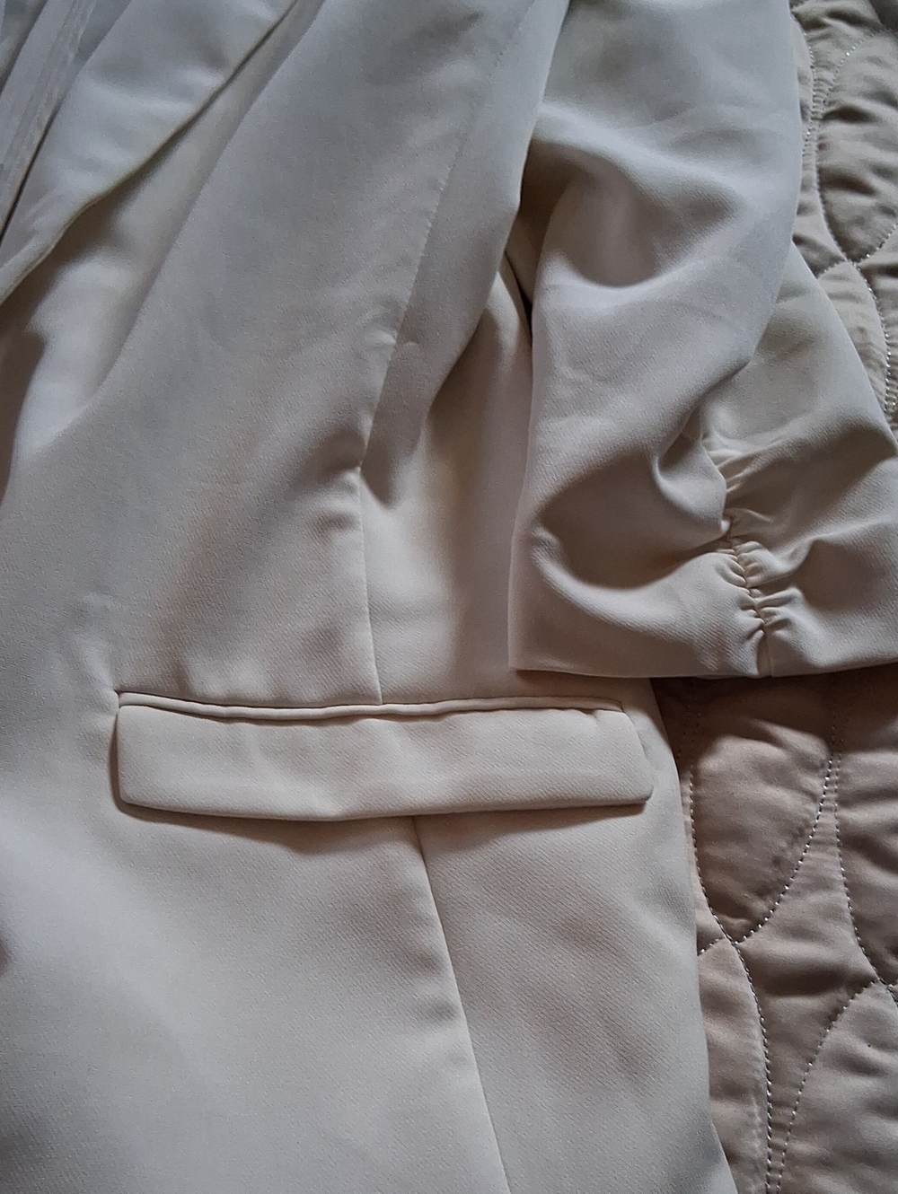 Light Cream Blazer - Inc - Picture 3 of 6